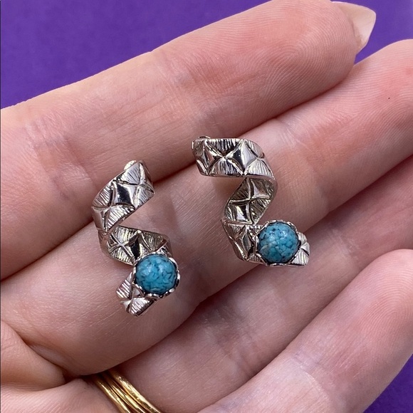💛 Classic Silver Turquoise Earrings - Picture 1 of 5
